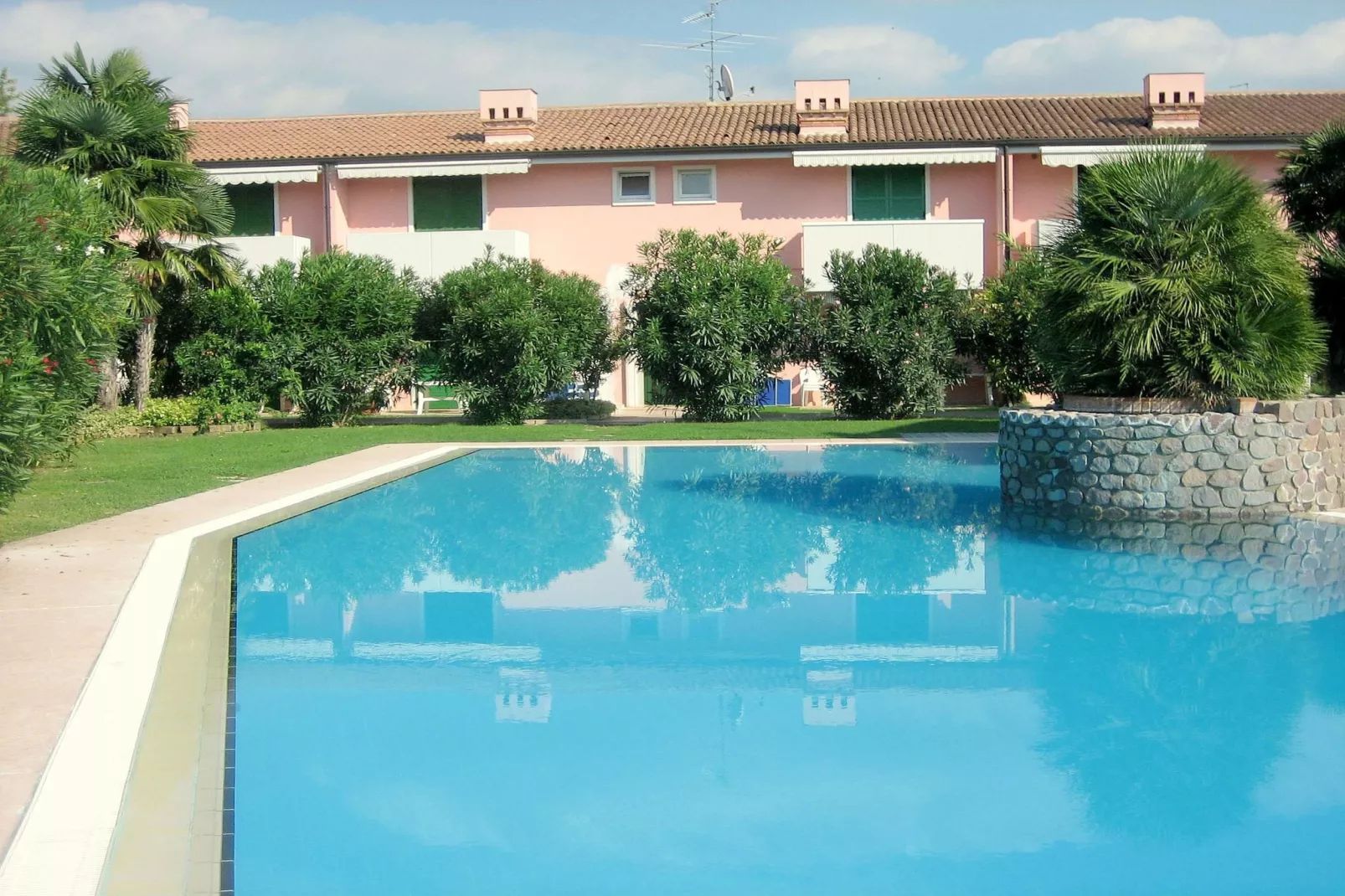 Meridiana Tre-Exterior summer