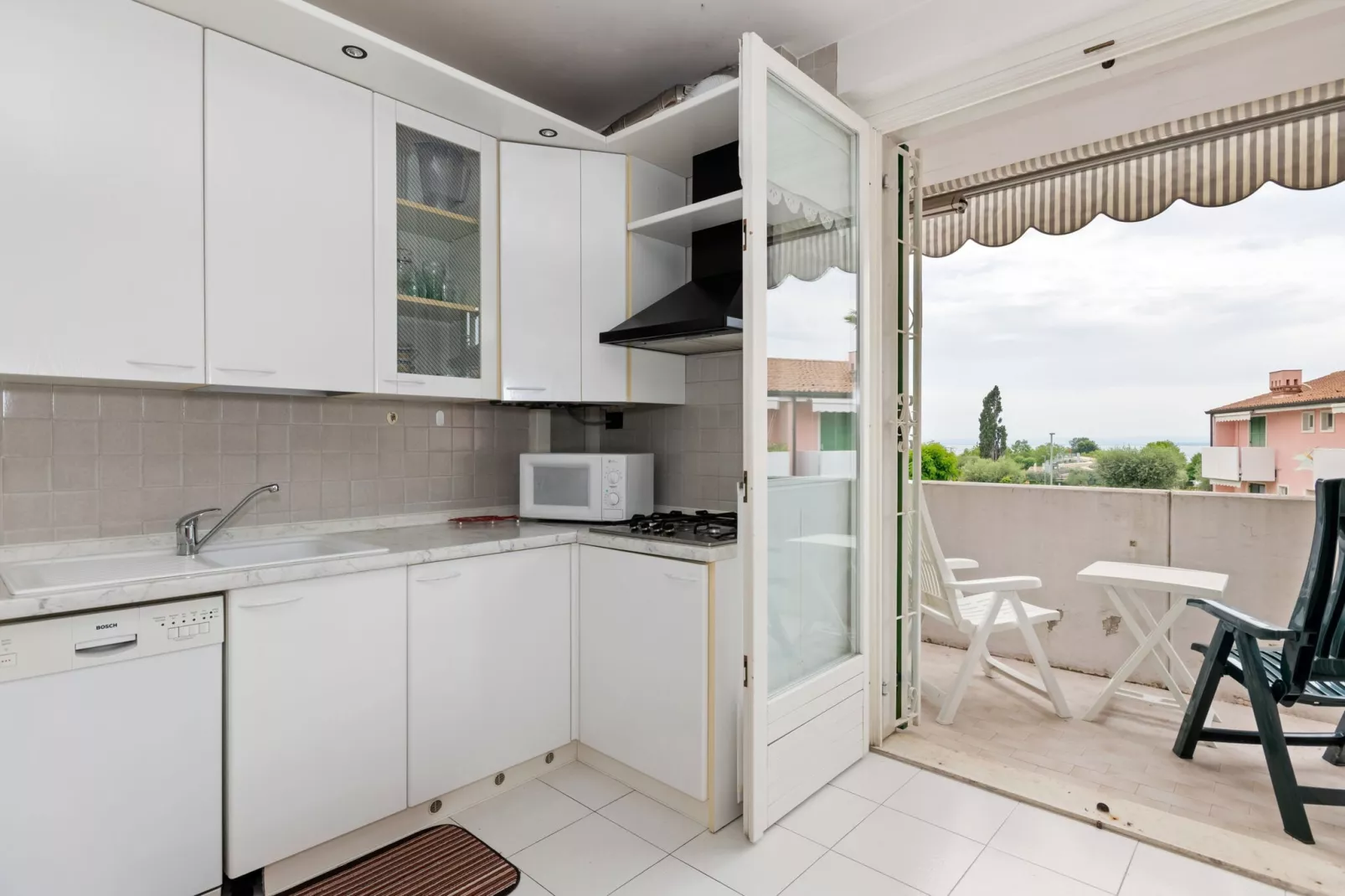 Meridiana Tre-Kitchen