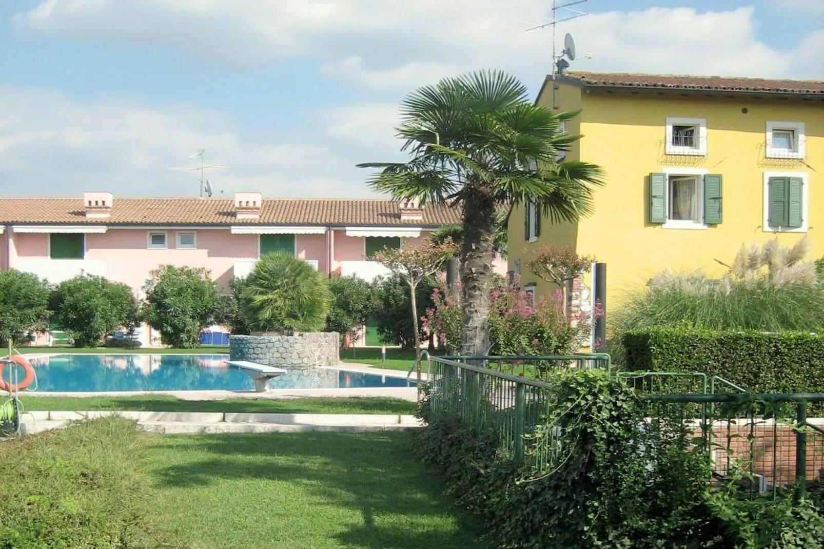 Meridiana Tre-Gardens summer