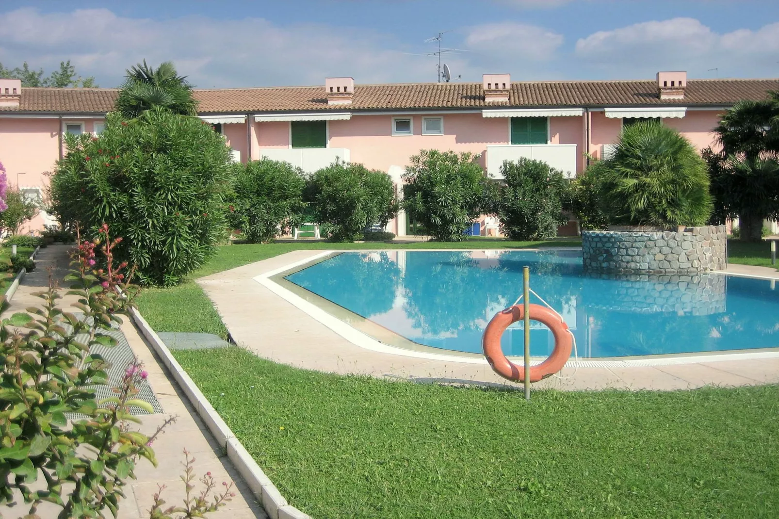Meridiana Tre-Gardens summer
