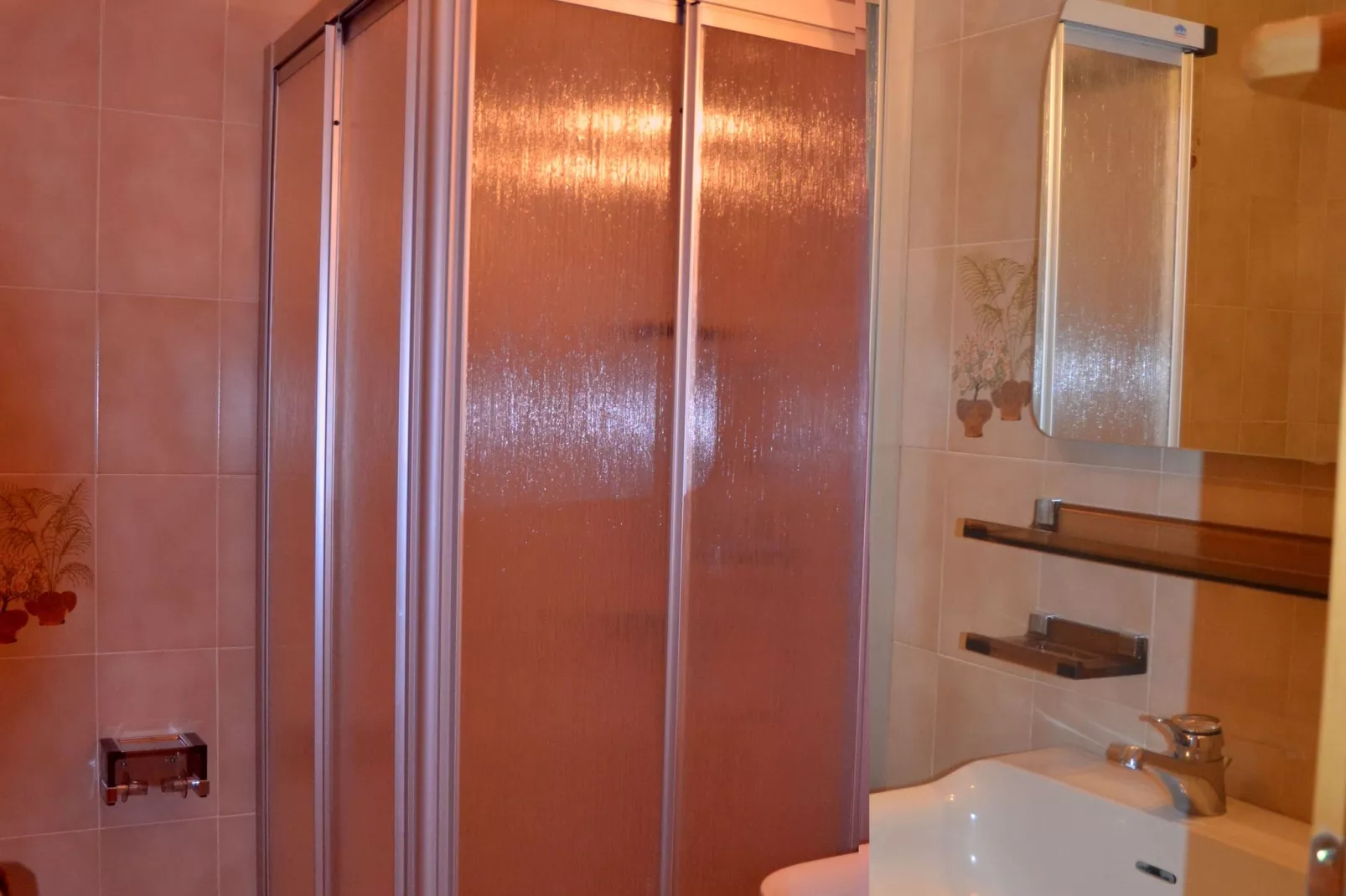 Negritella Trilo Sei-Bathroom