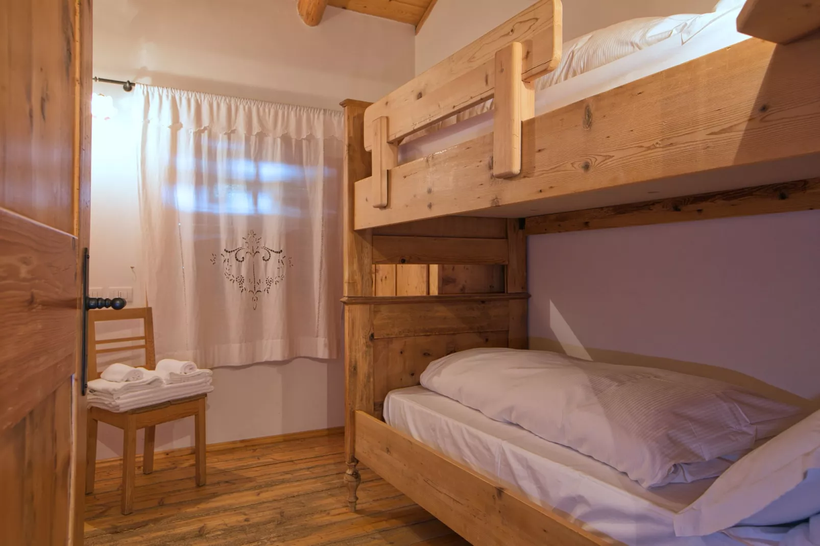 Calle-Bedroom