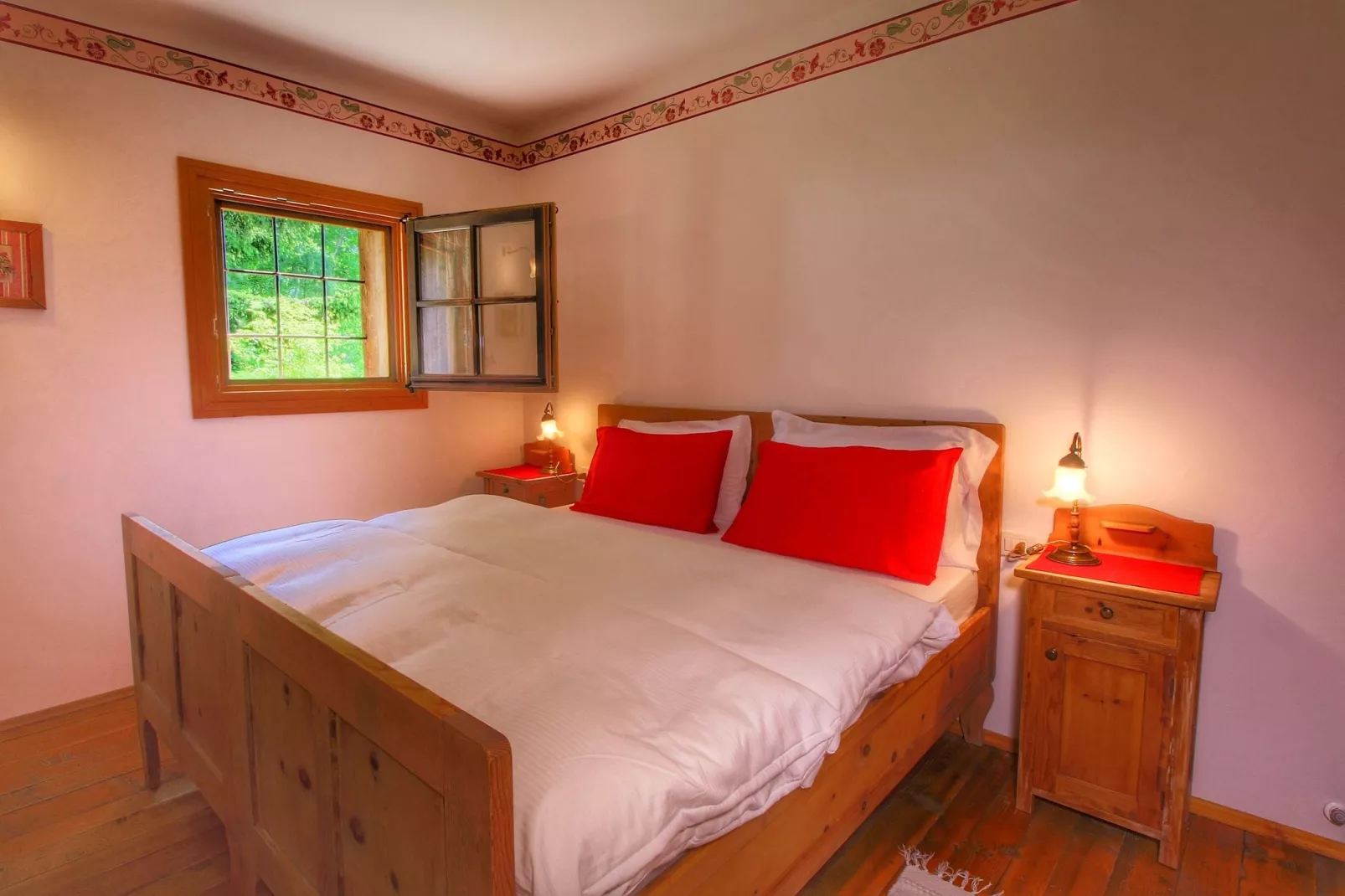 Alette-Bedroom