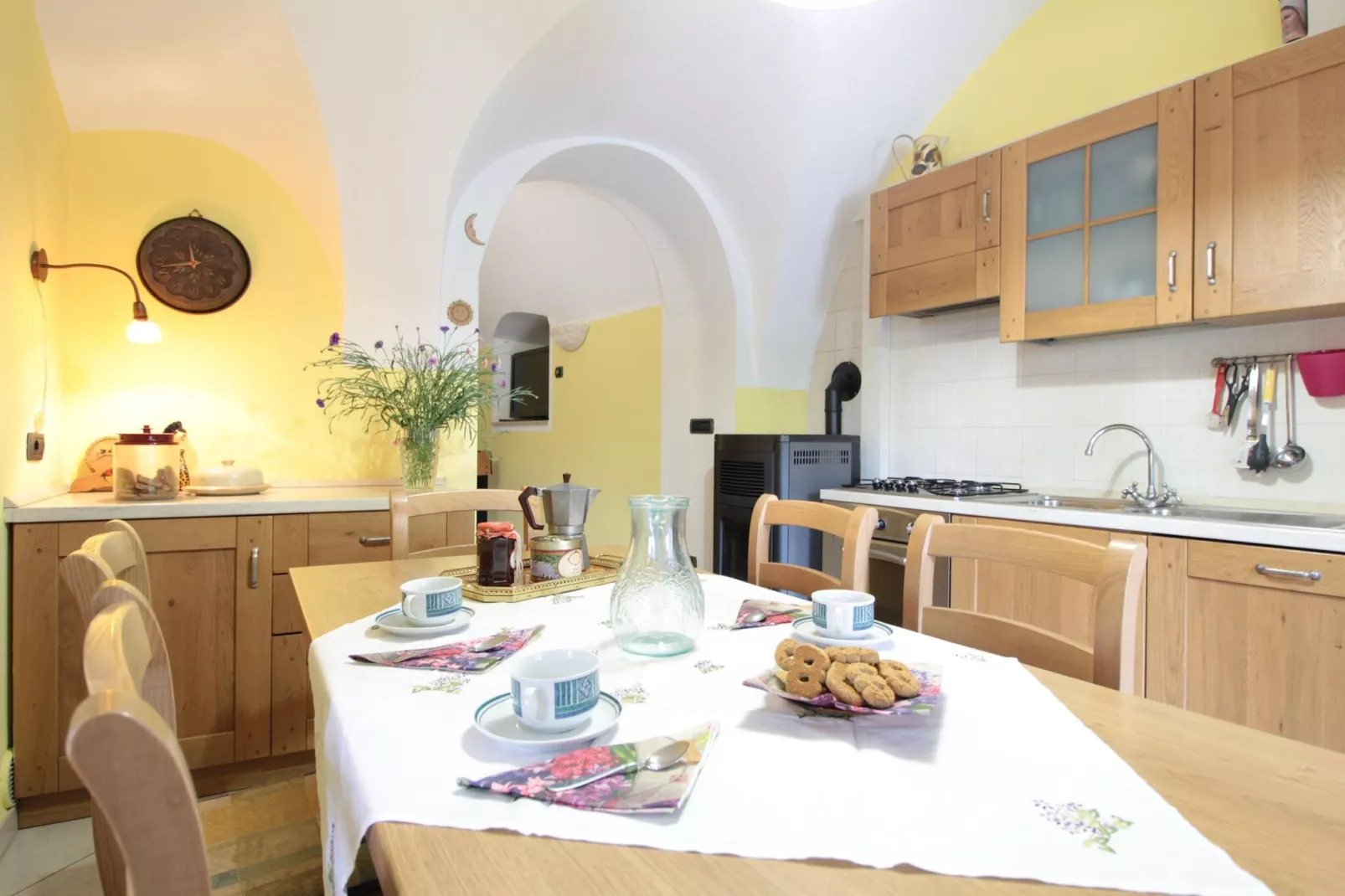 Ronzo Chienis-Kitchen