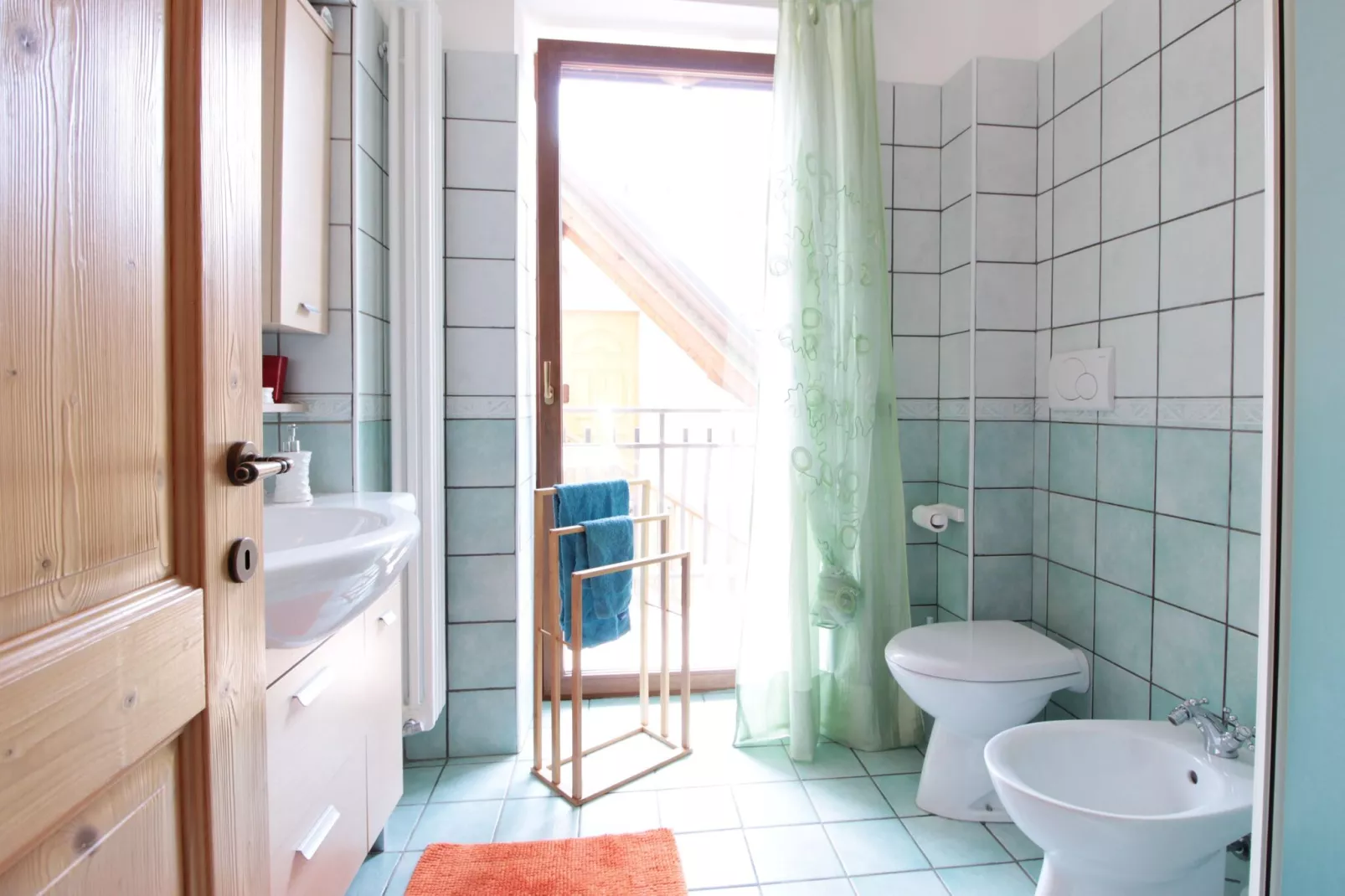 Ronzo Chienis-Bathroom