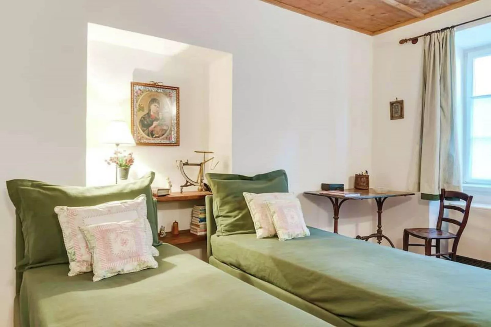 Rosalpina-Bedroom