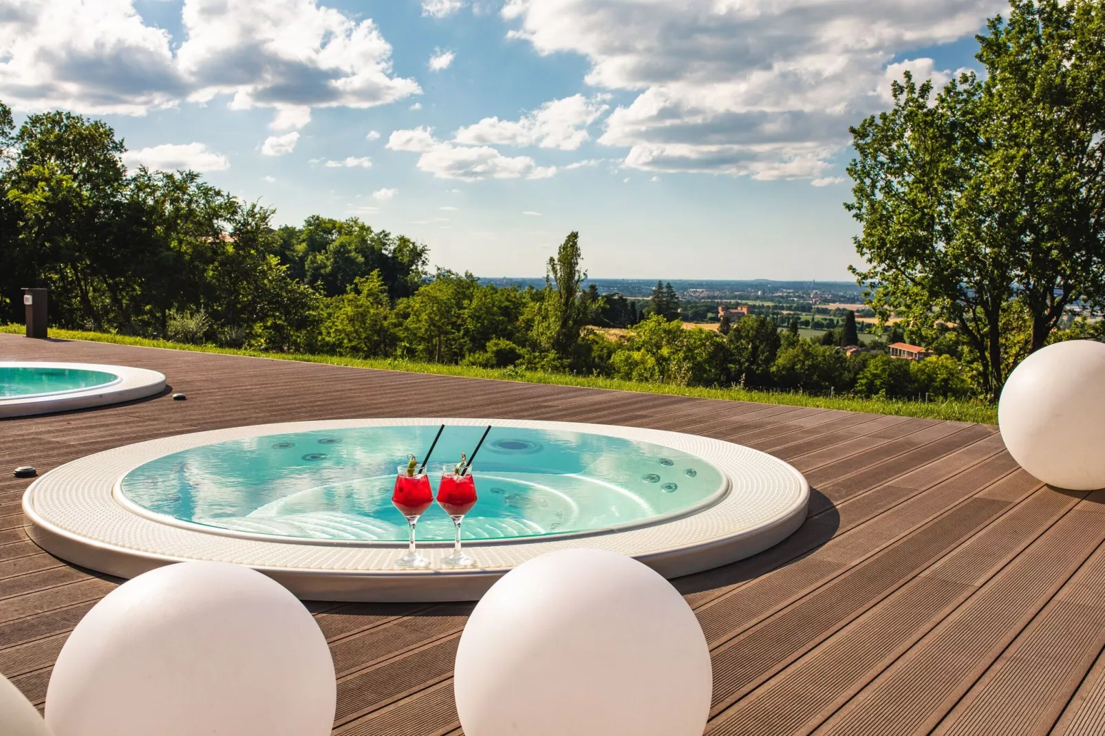 La Pergola-Swimming pool