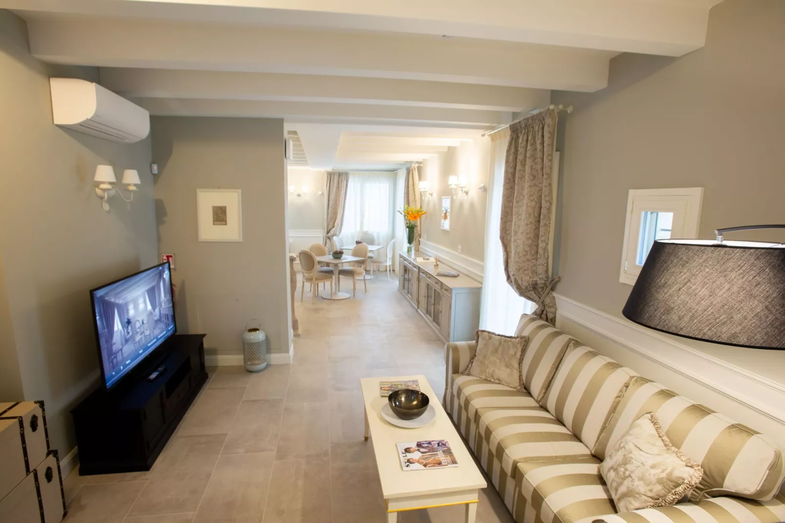 La Pergola-Living room