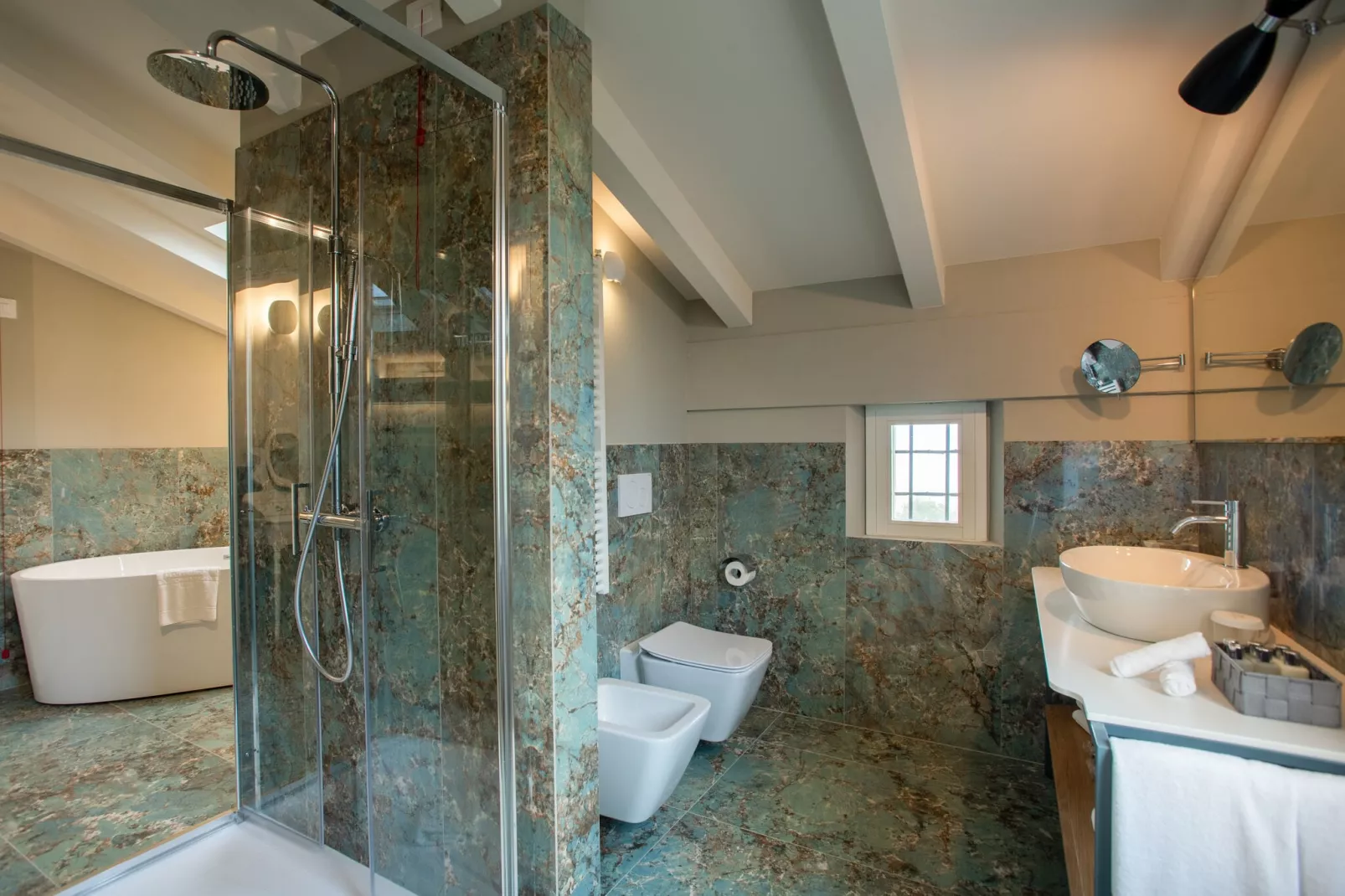 La Pergola-Bathroom
