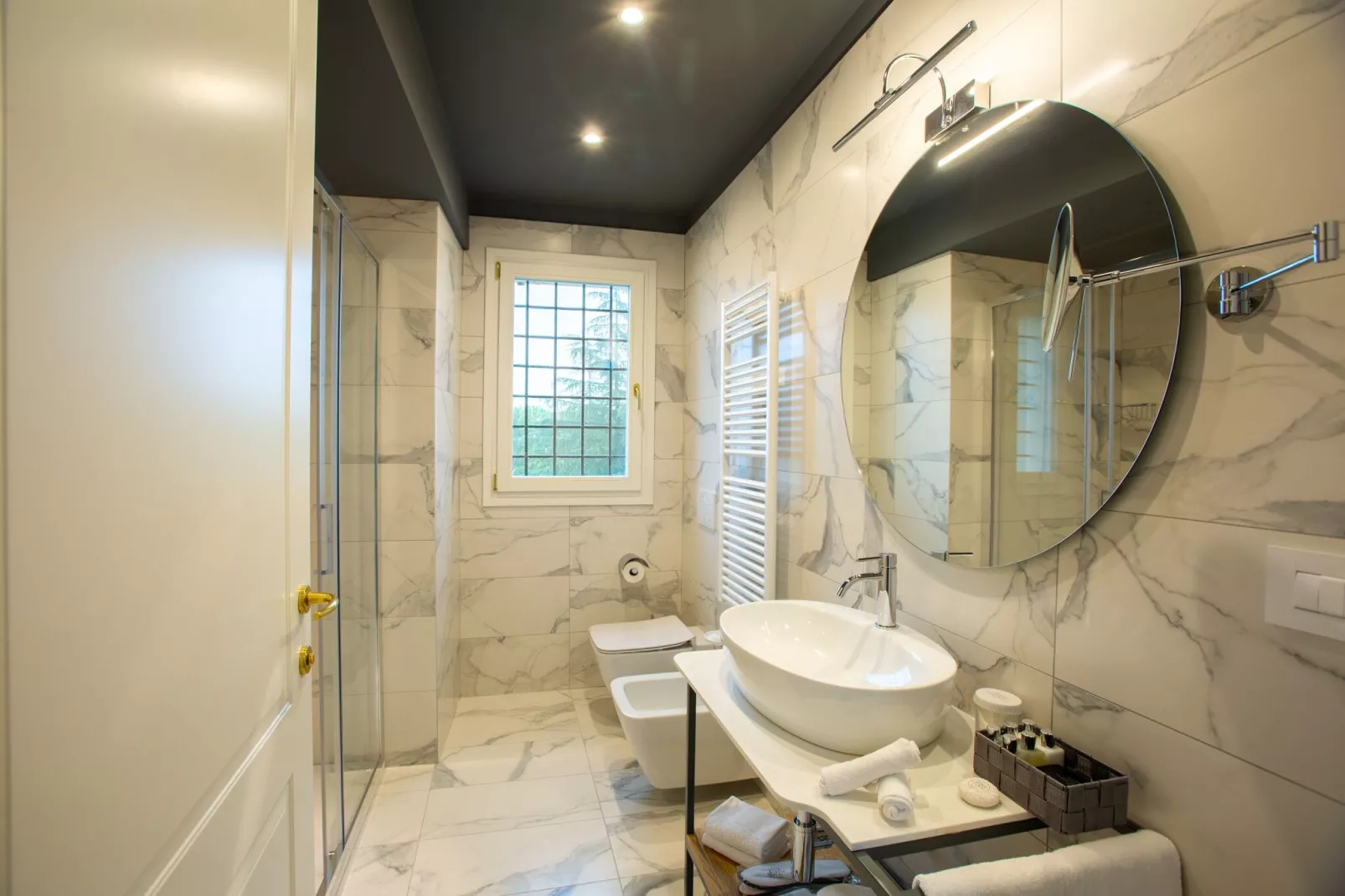 La Pergola-Bathroom