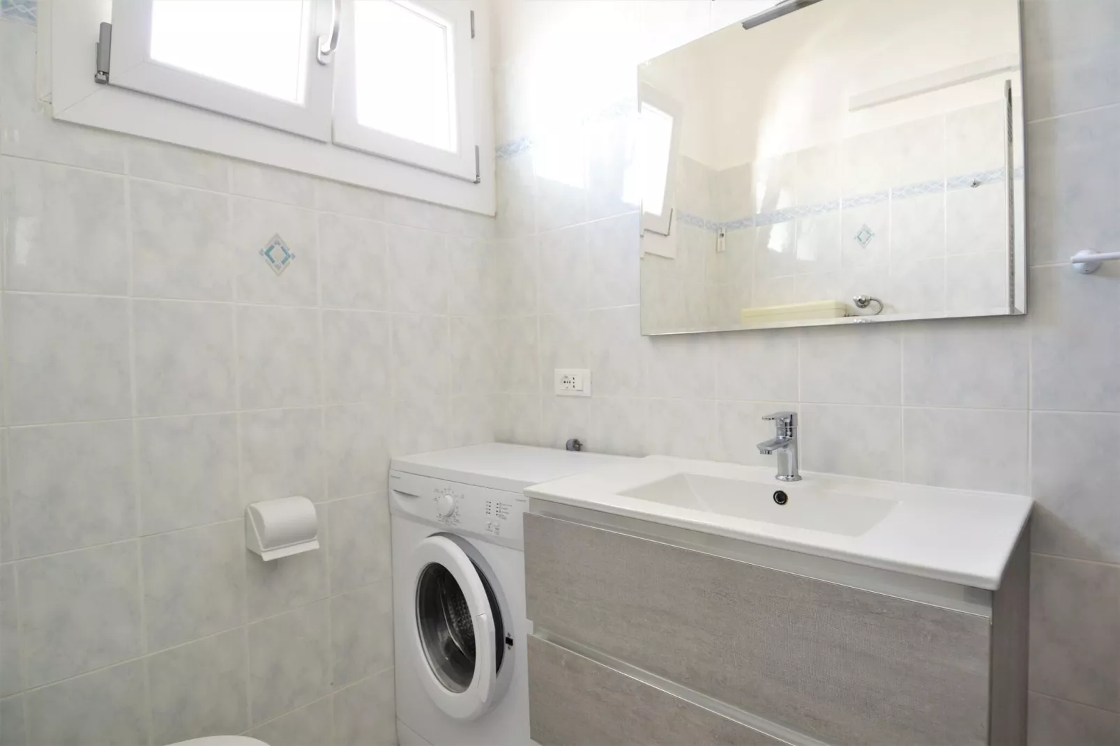 Federica 10/5-Bathroom