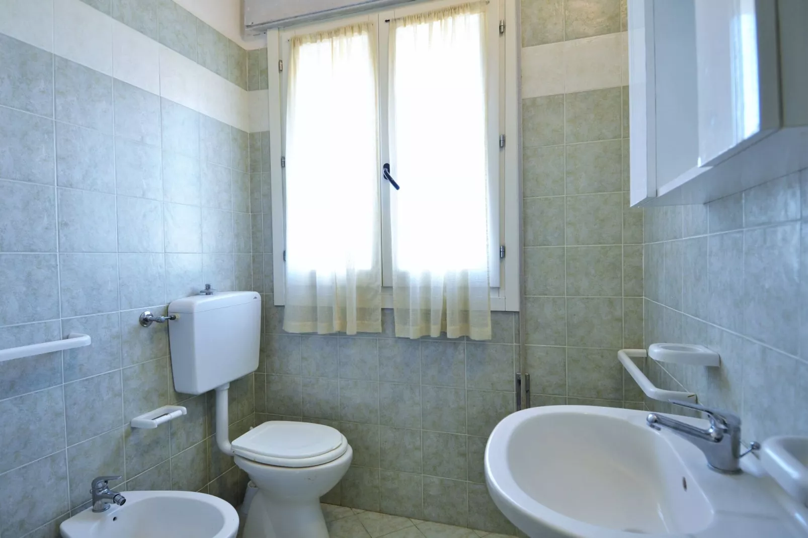 Agostina 3-Bathroom