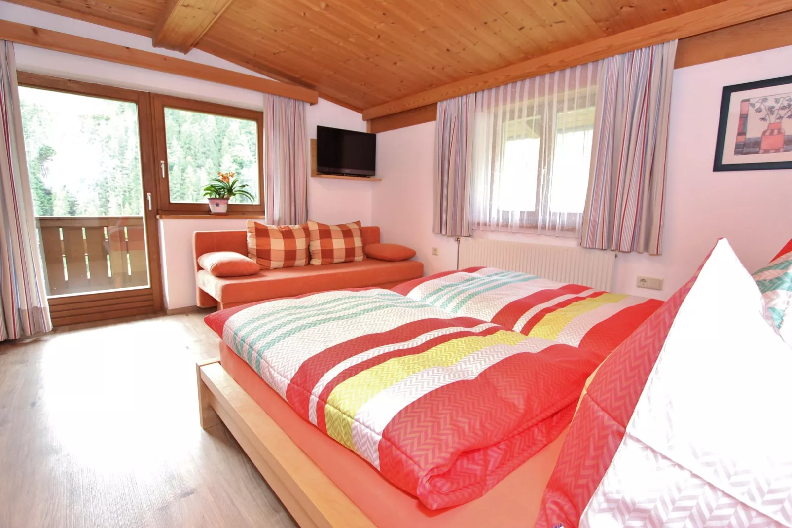 Evi-Bedroom