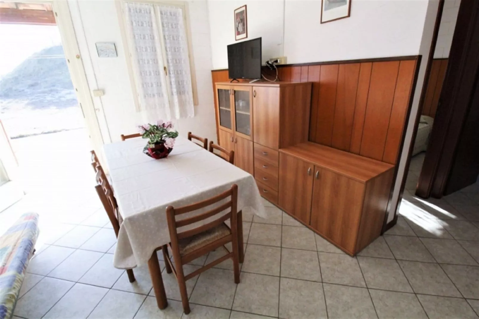 Rasi 1-Living room