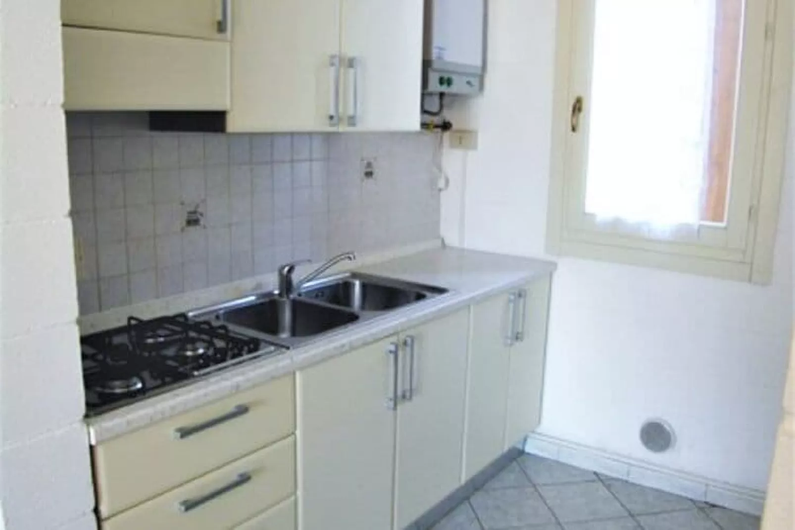 Rasi 1-Kitchen