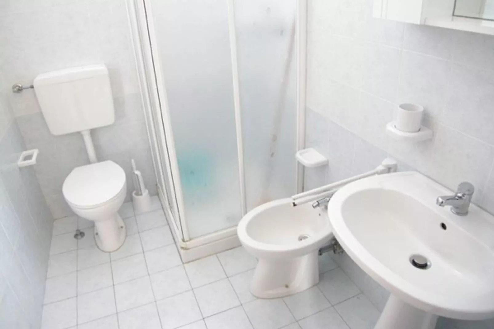 Rasi 1-Bathroom