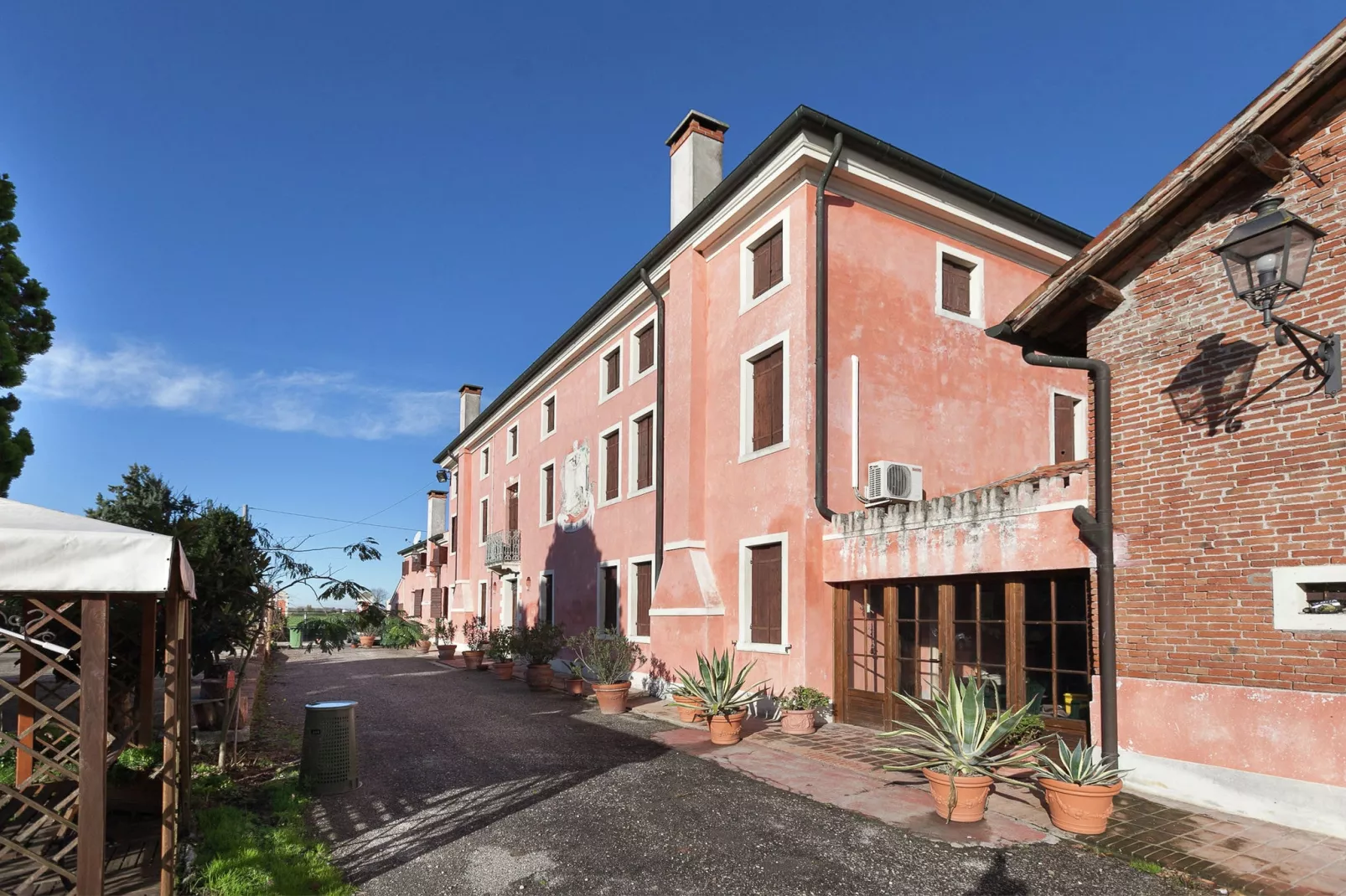 Villa Romana Uno-Außenbereich Sommer