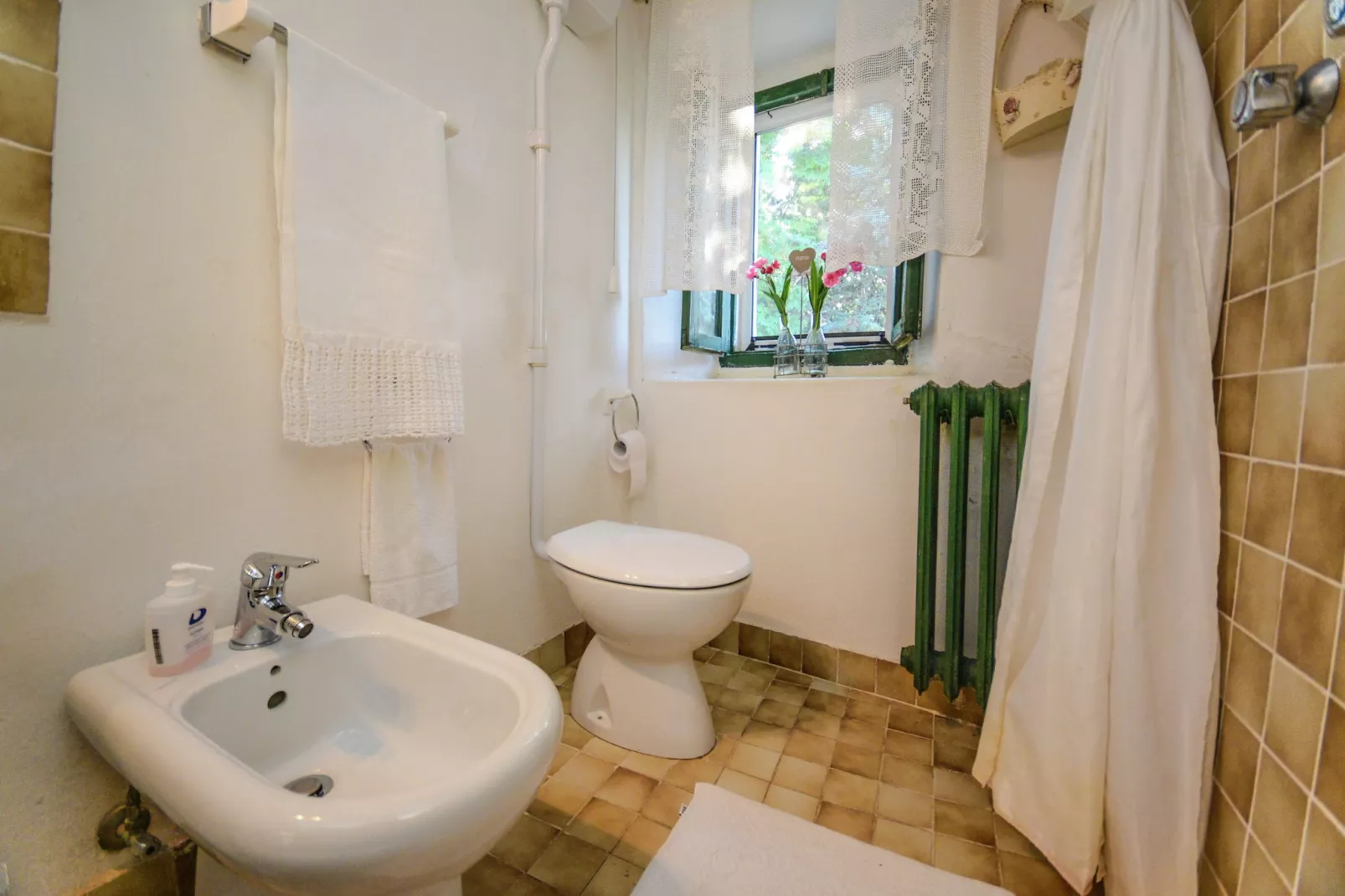 Ca Bianca-Bathroom