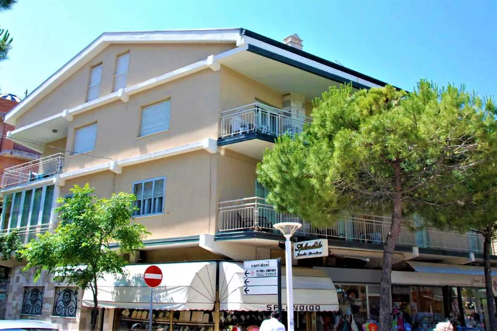 Cattolica Bilo-Exterior summer