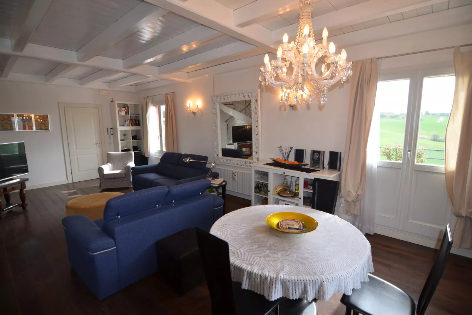 Sandro-Dining room