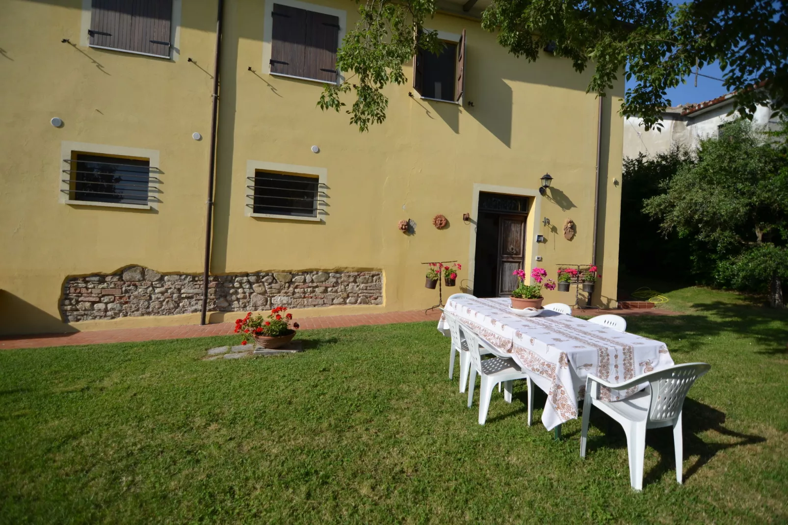 Casa Uva-Exterior summer