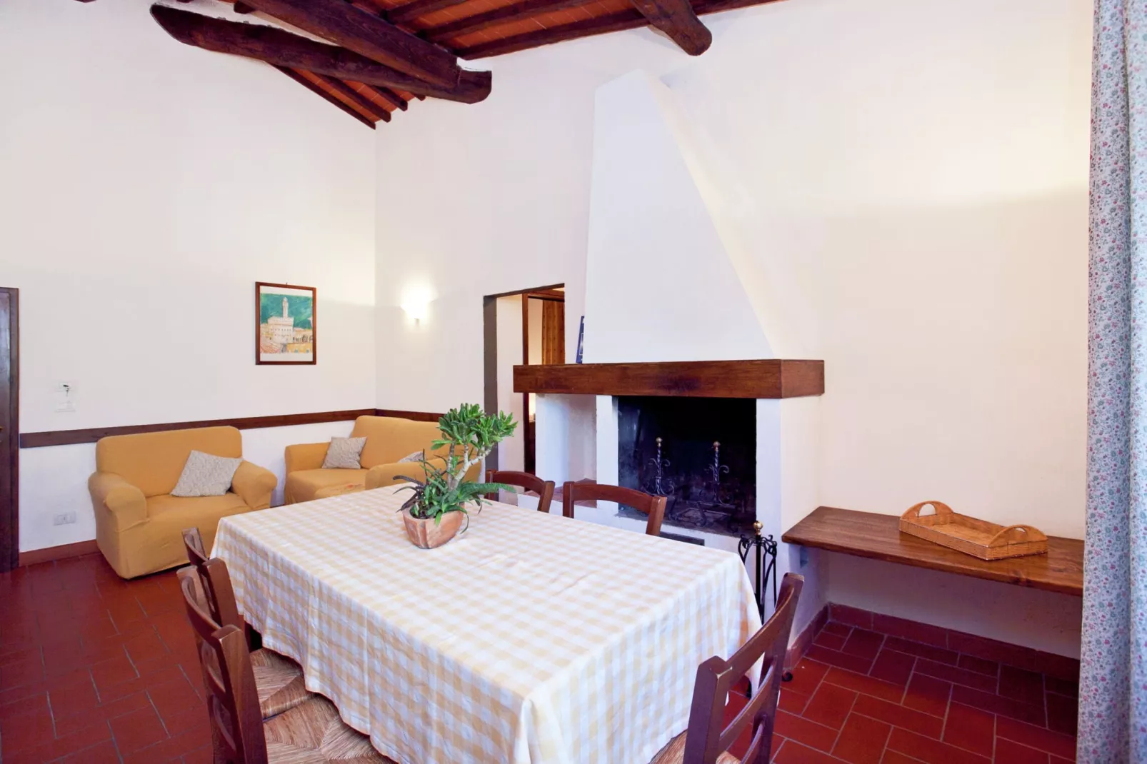 Lobelia-Dining room