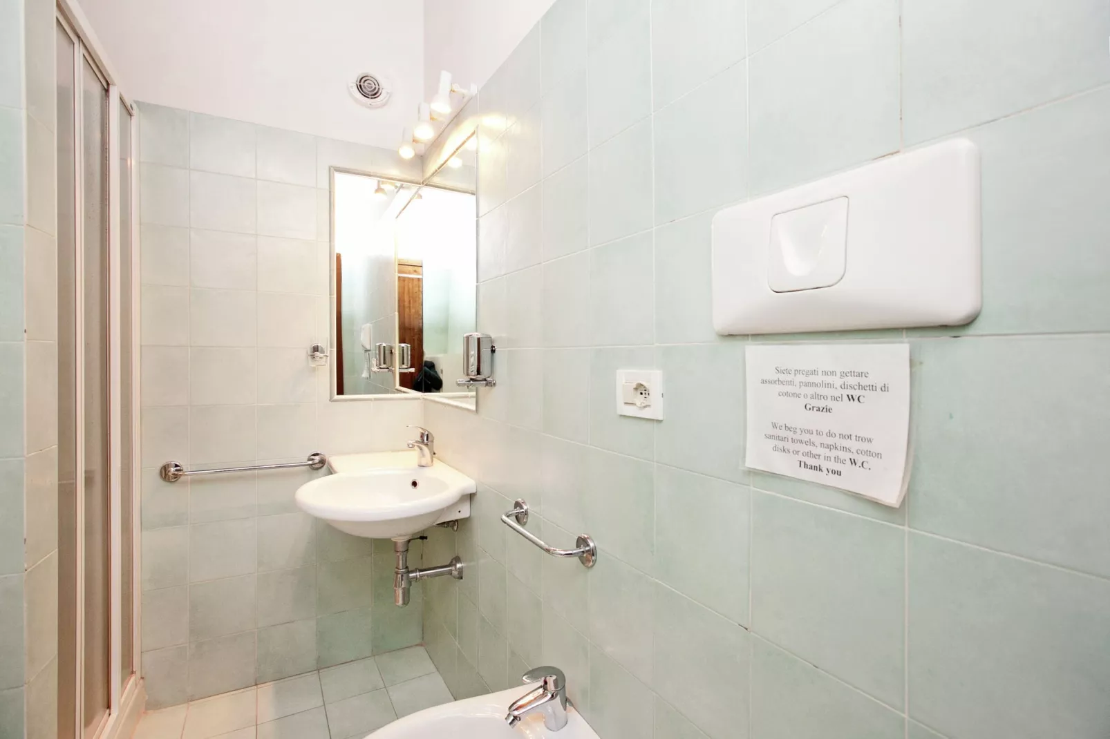 Lobelia-Bathroom