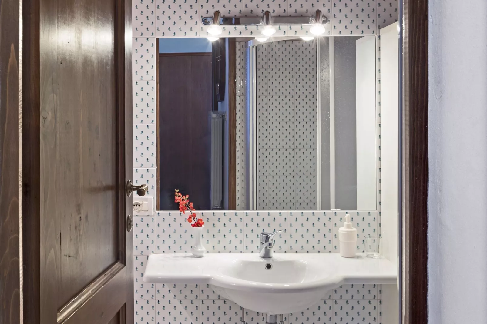 Smeraldo-Bathroom