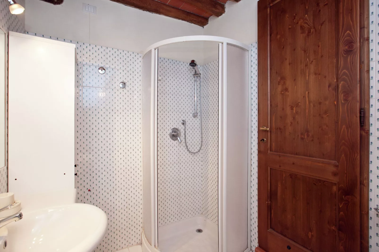 Smeraldo-Bathroom