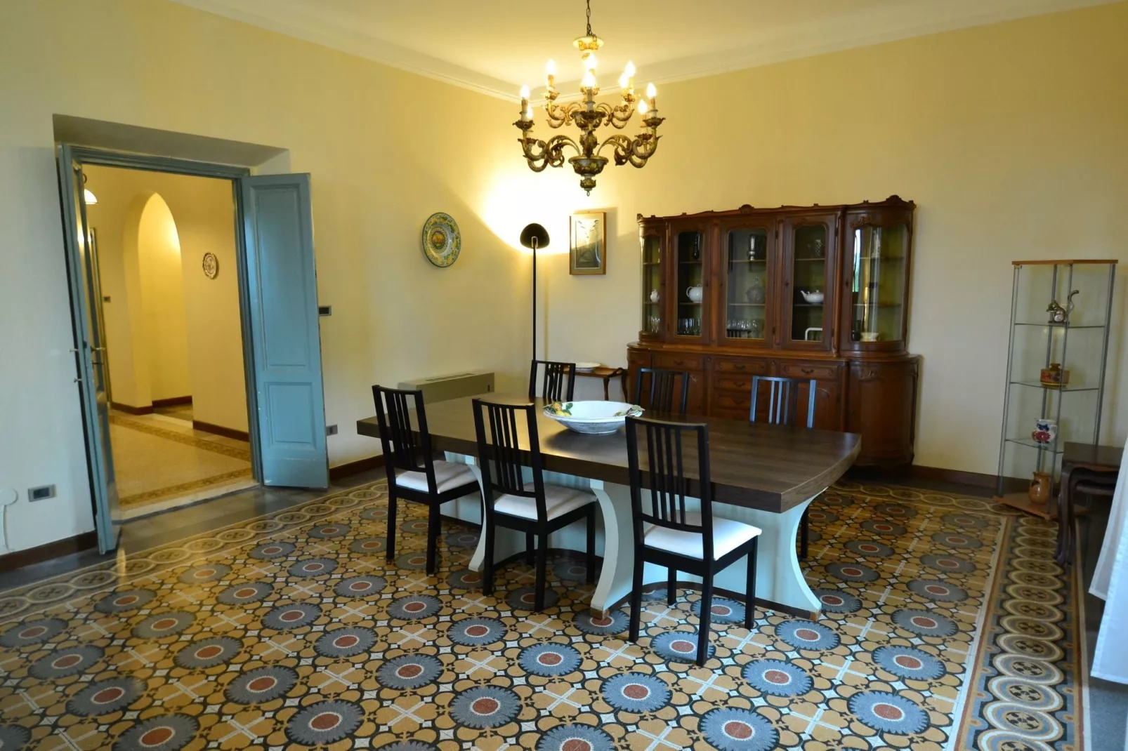 Sopra Nisa-Dining room