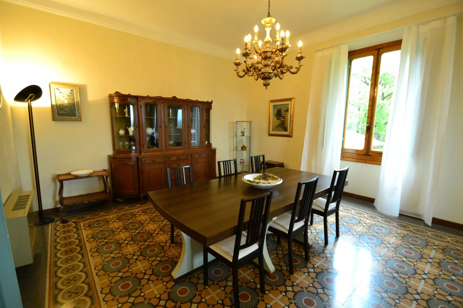 Sopra Nisa-Dining room