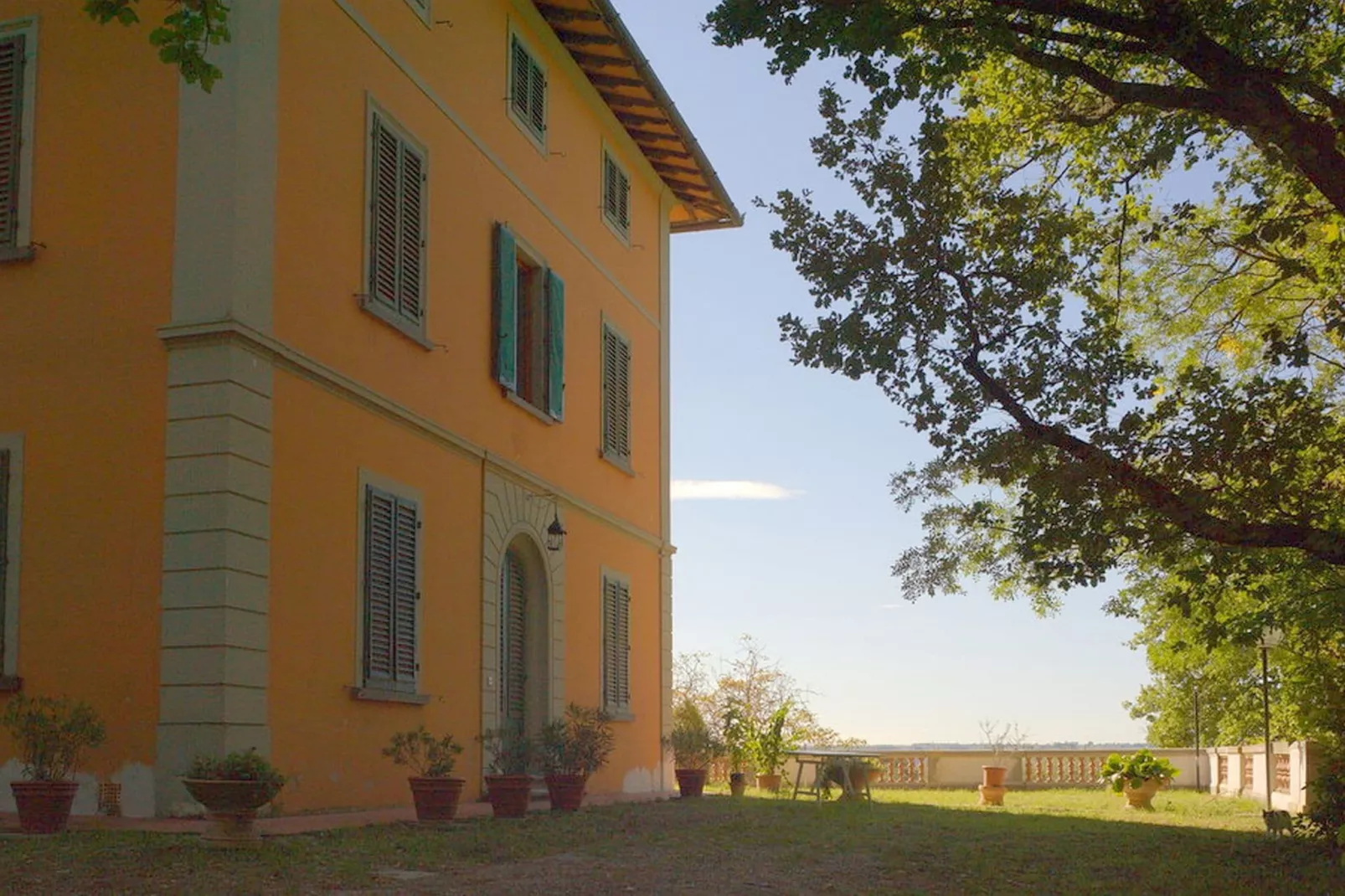 Sopra Nisa-Exterior summer