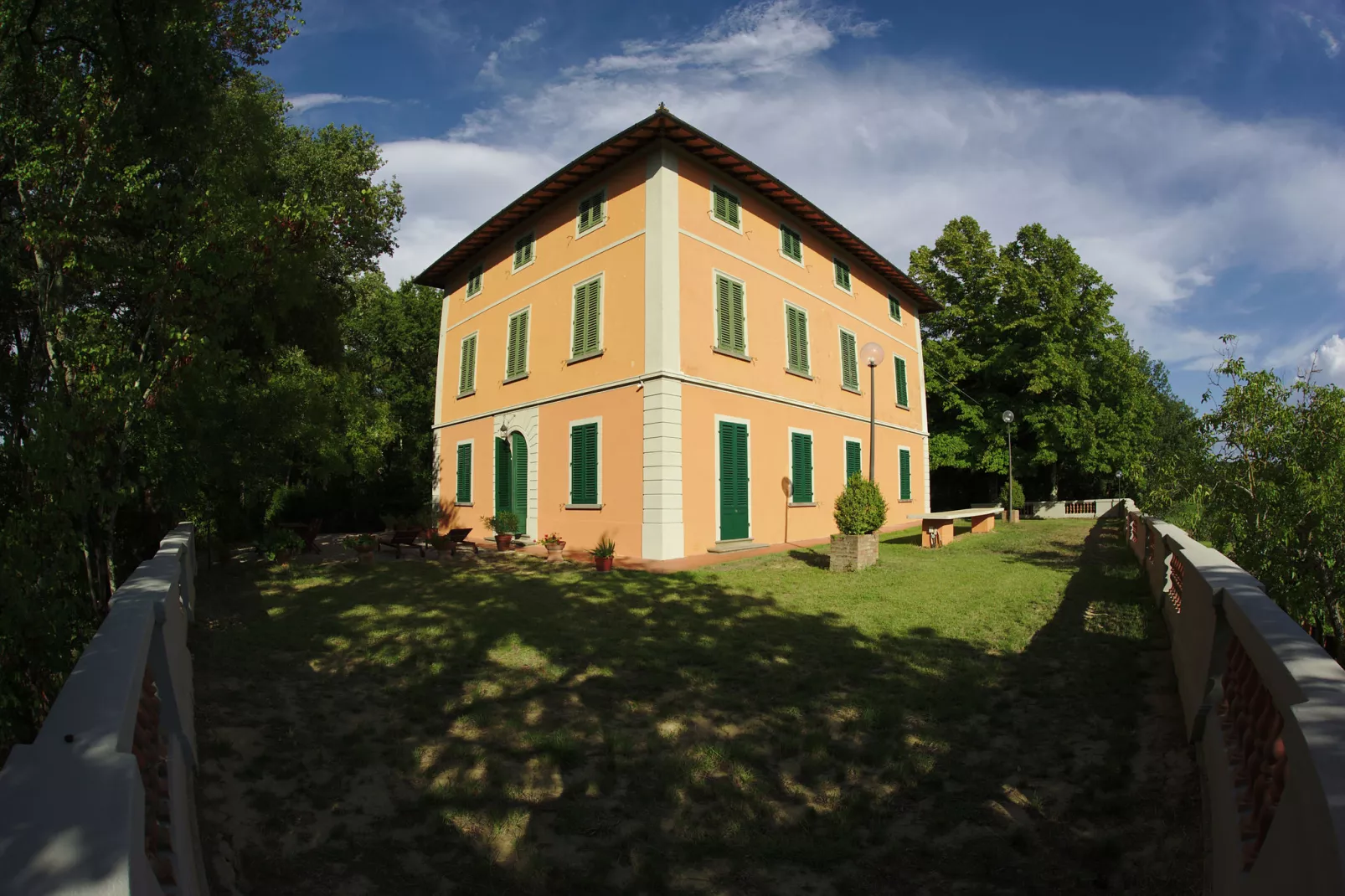 Terra Nisa-Exterior summer