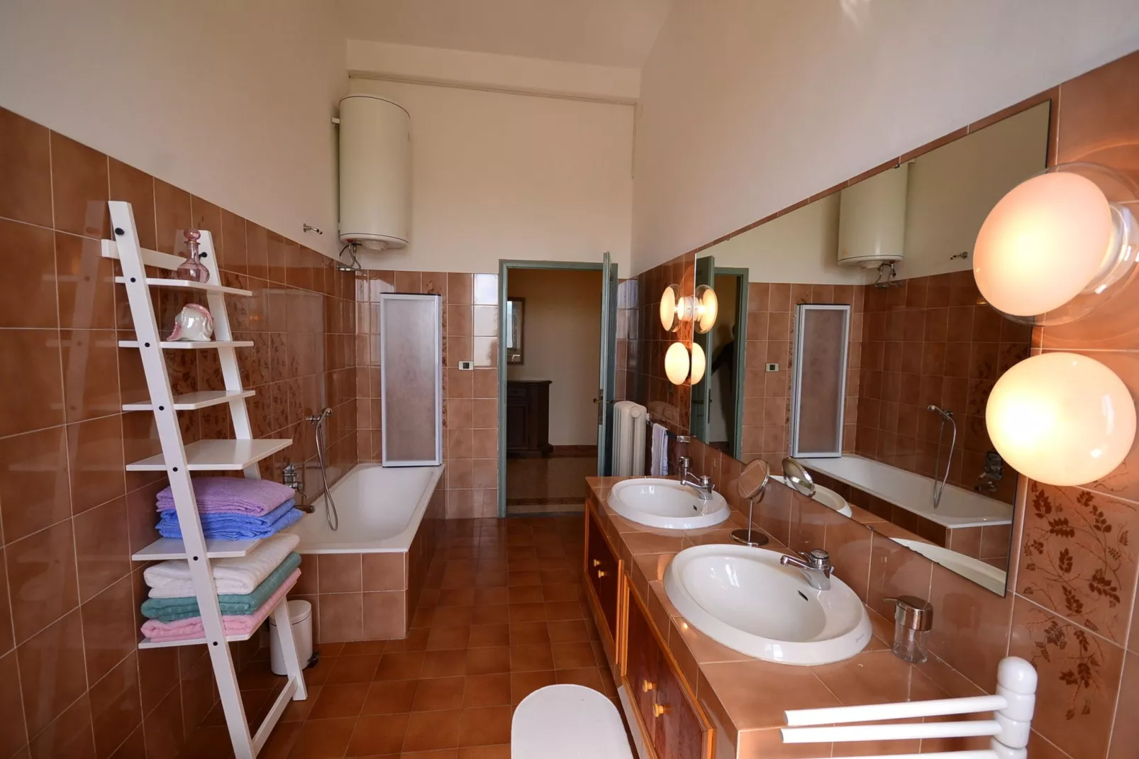 Terra Nisa-Bathroom