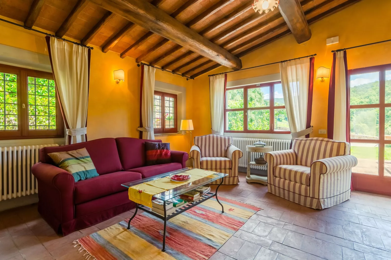 Primrose-Living room