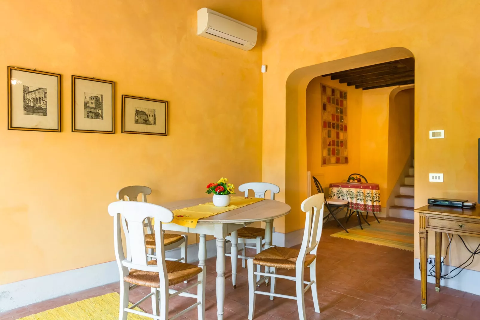 Primrose-Dining room