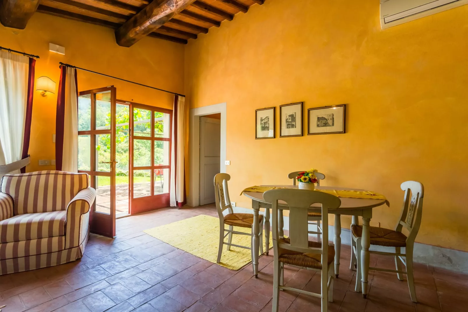 Primrose-Dining room