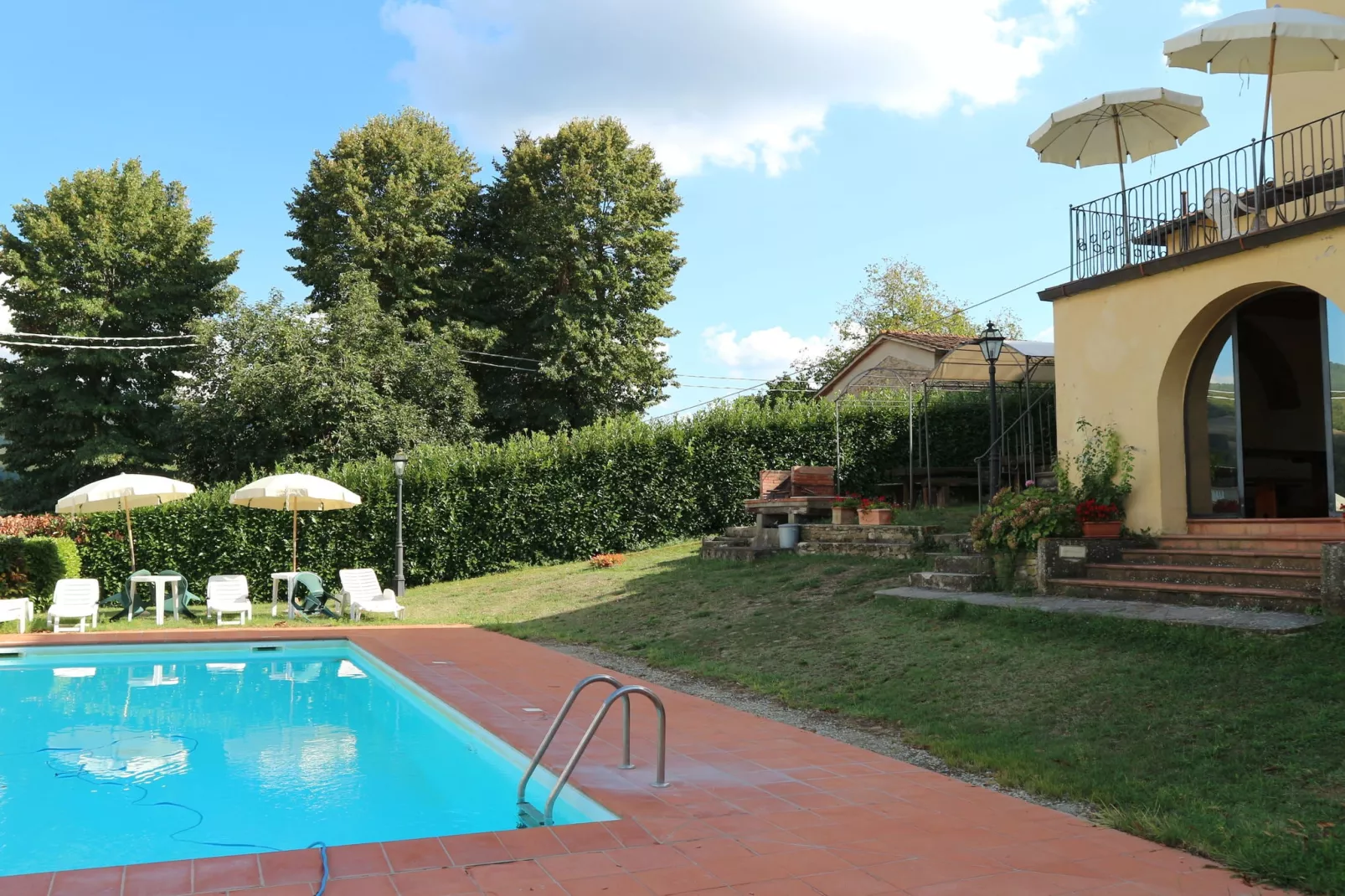 Villa Gaio-Exterior summer