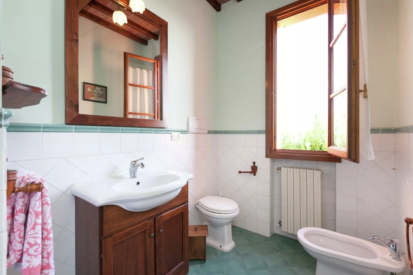 Giaggiolo-Bathroom