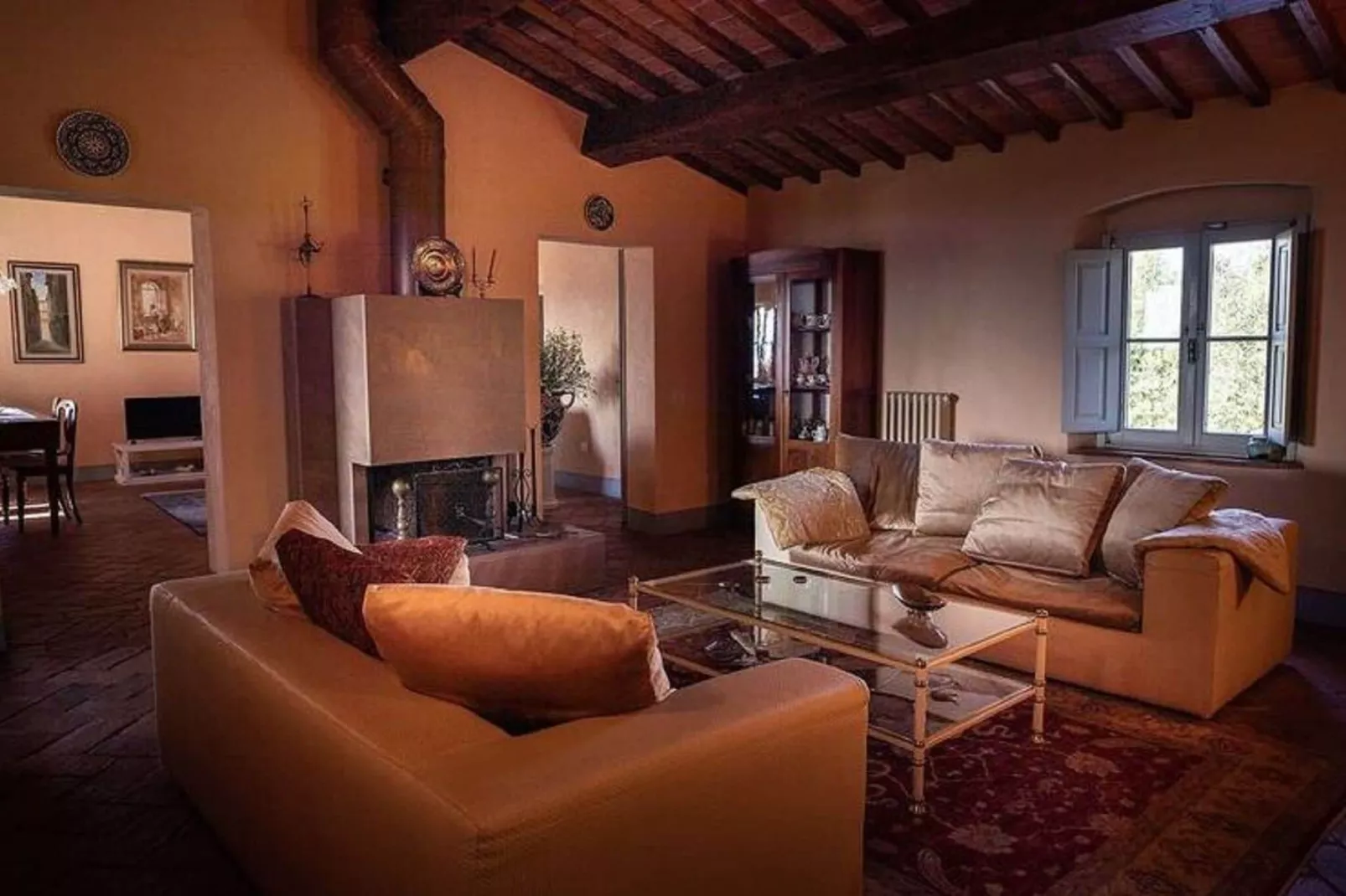 Sotto Colle-Living room