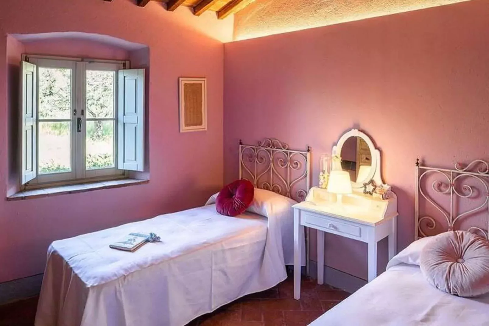 Sotto Colle-Bedroom
