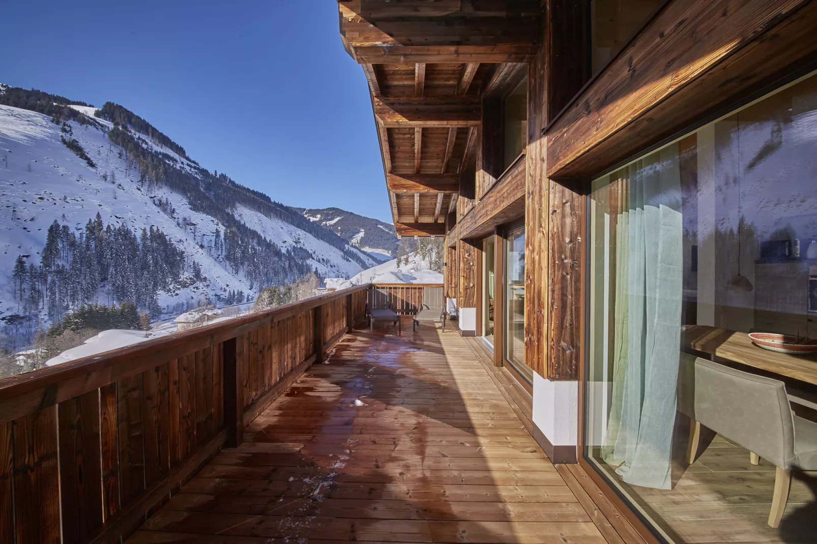 Chalet Künstler-Terrace balcony