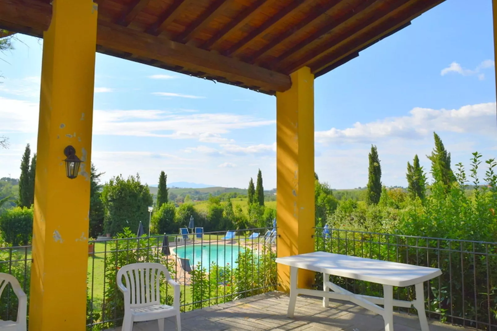 Da Vinci Cinque-Terrace balcony