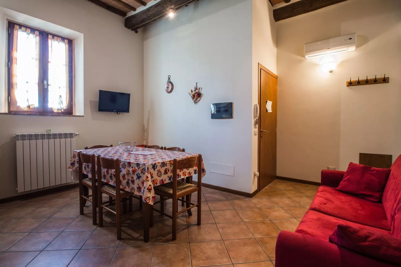 Casetta-Dining room