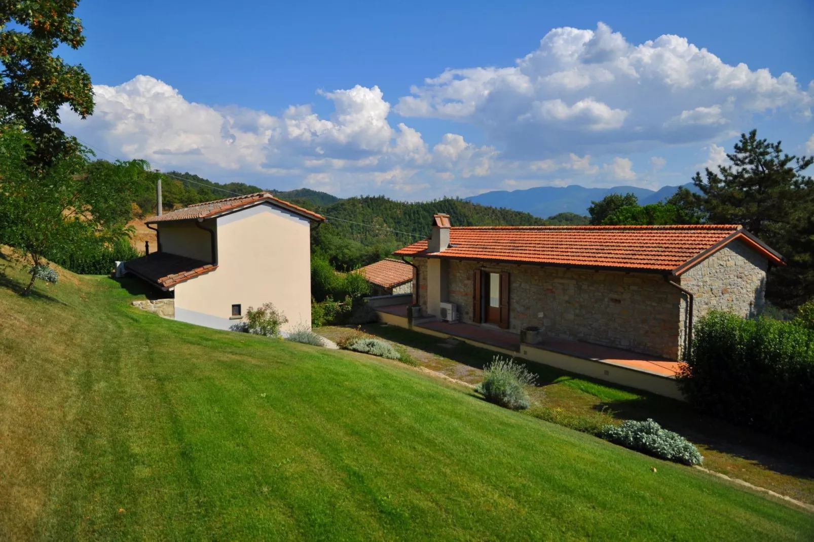 Casa dei Ciompi-Gardens summer