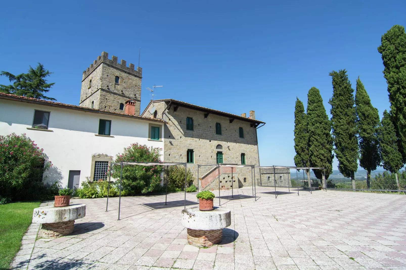 Camino Ugo-Exterior summer