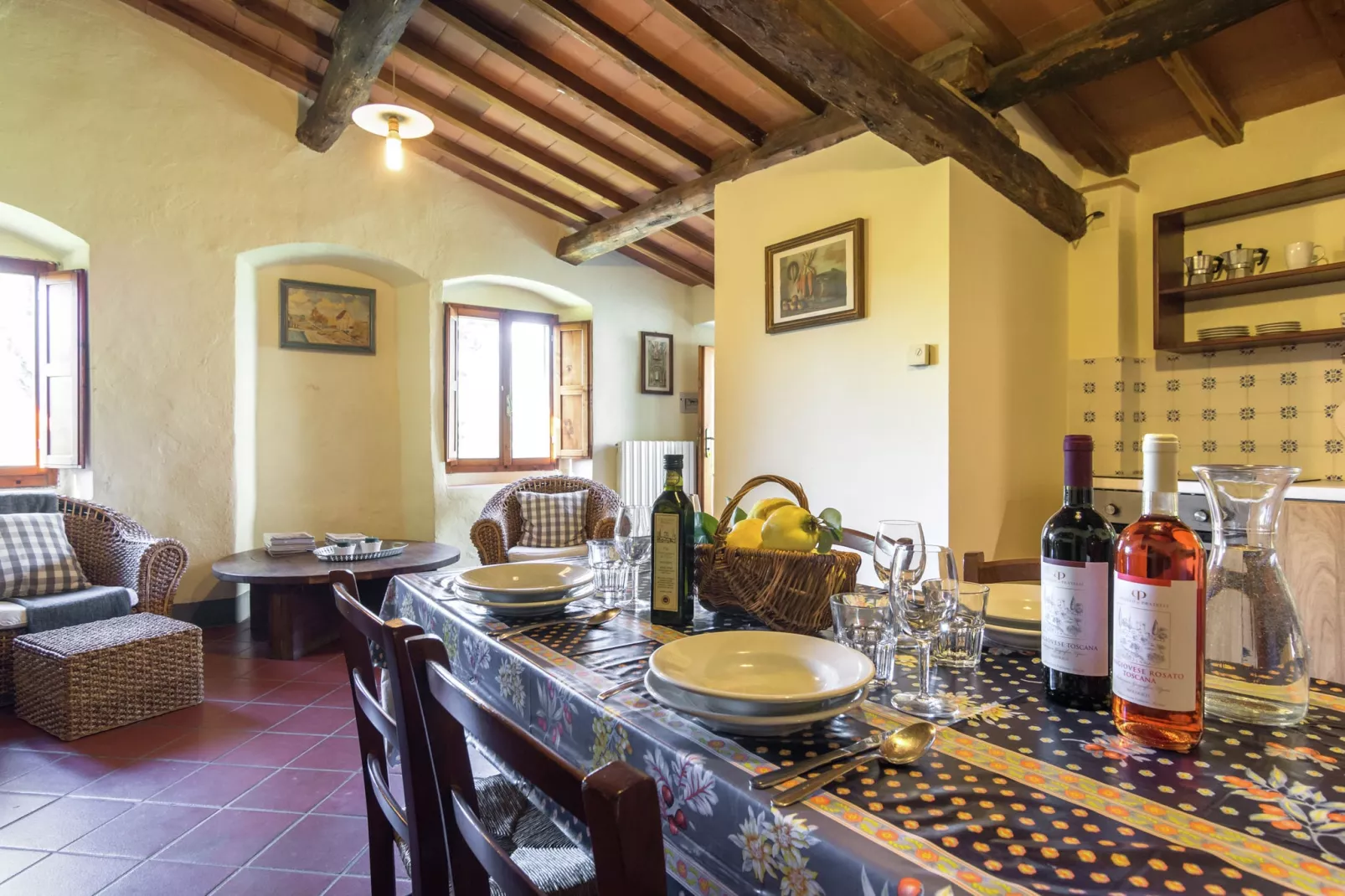 Camino Ugo-Dining room