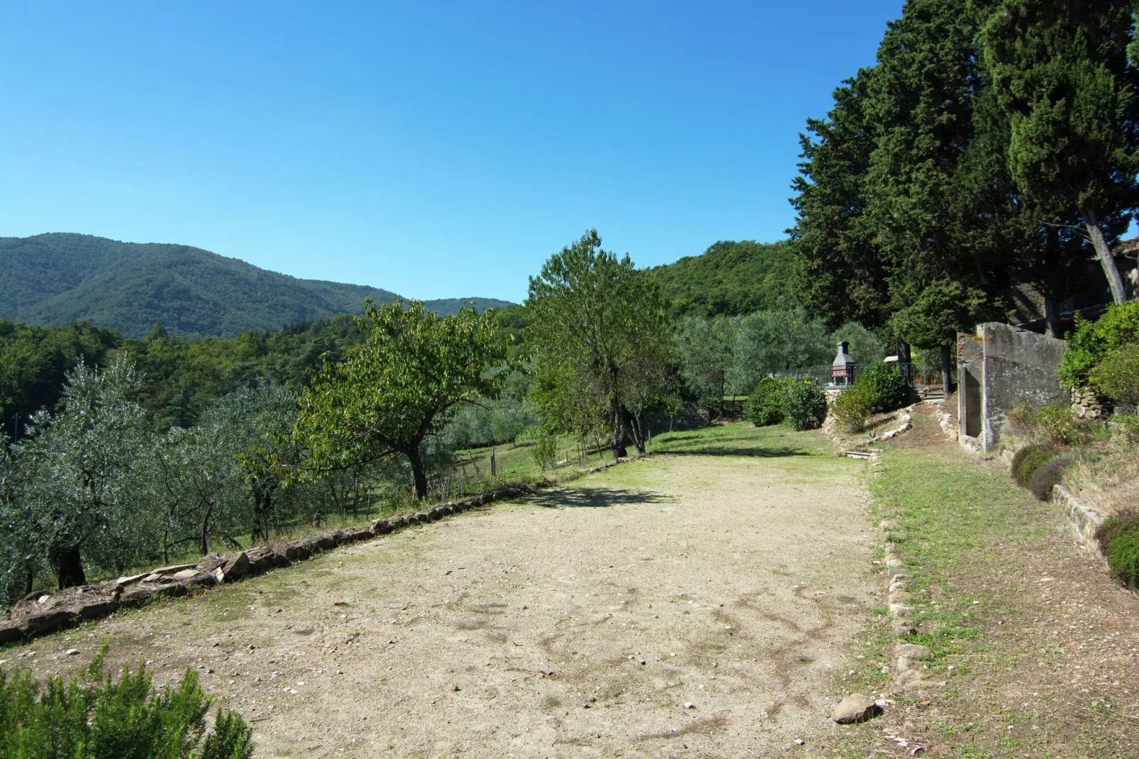 Camino Ugo-Gardens summer