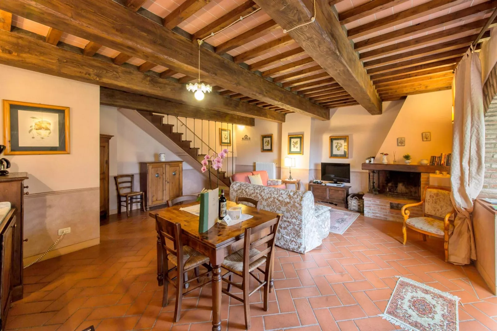Gaville 8-Living room