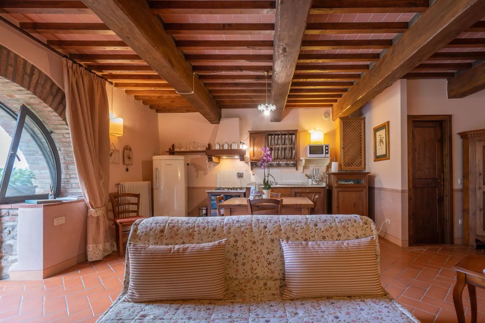 Gaville 8-Living room